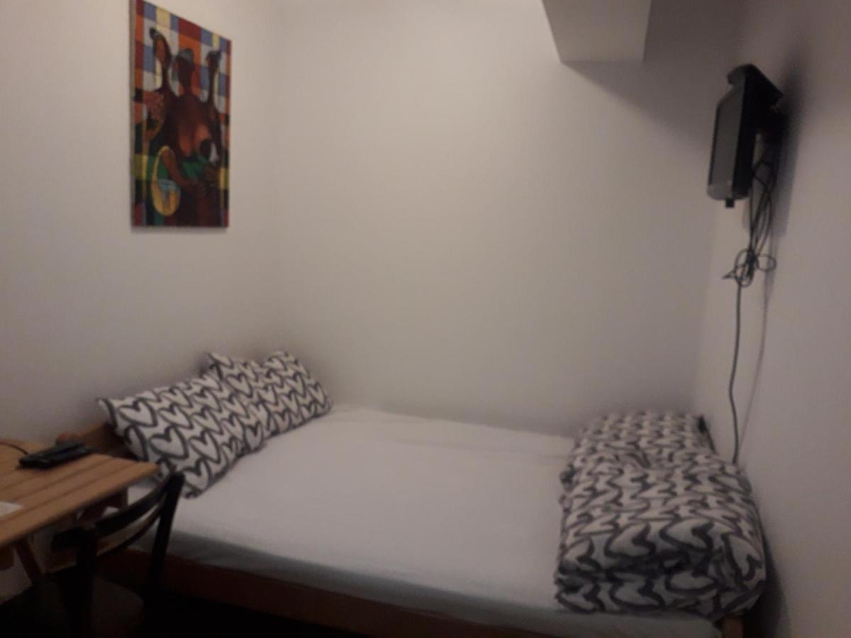 Hotel Jasmin Belgrado Esterno foto