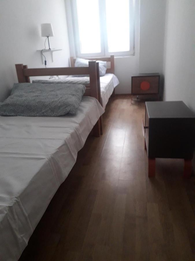 Hotel Jasmin Belgrado Esterno foto